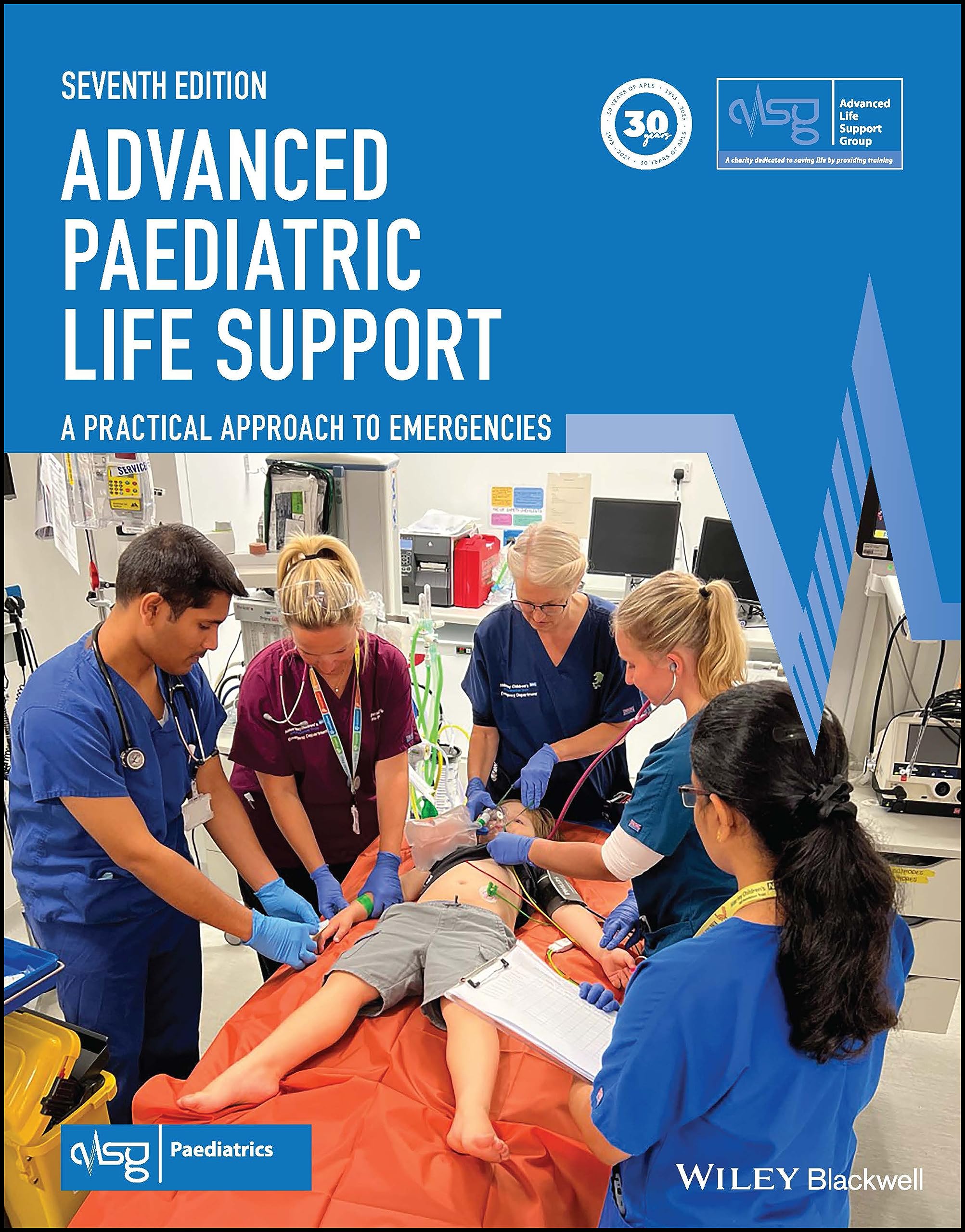 Coperta cărții "Advanced Paediatric Life Support: A Practical Approach to Emergencies" de autor necunoscut